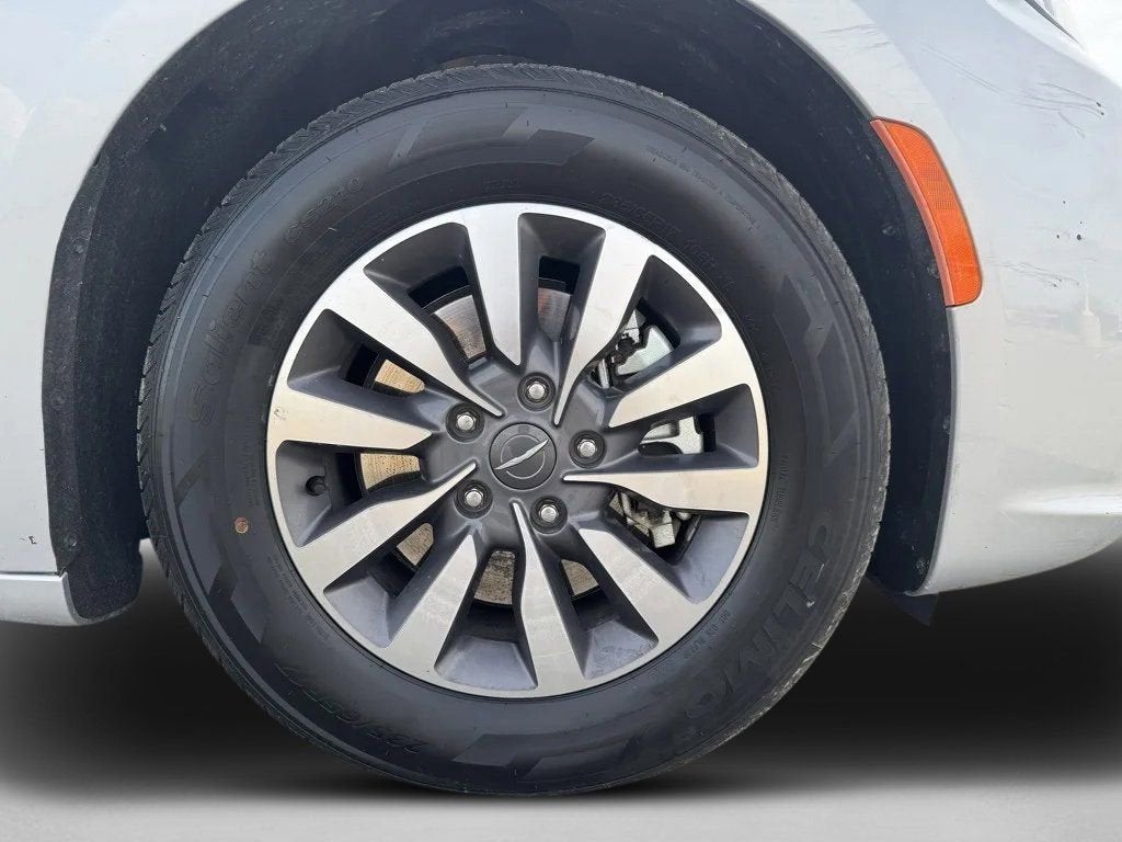 2023 Chrysler Pacifica Hybrid Touring L