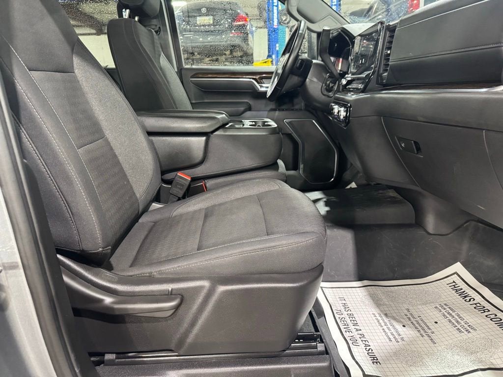 2025 GMC Sierra 1500 SLE