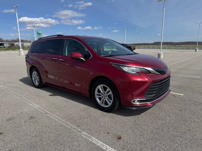 2022 Toyota Sienna XLE