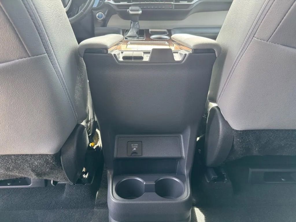 2022 Toyota Sienna XLE