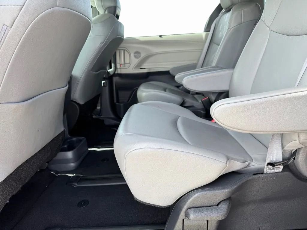 2022 Toyota Sienna XLE