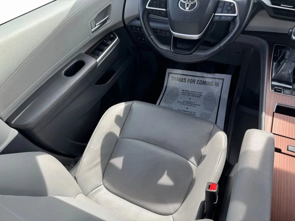 2022 Toyota Sienna XLE