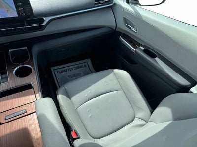 2022 Toyota Sienna XLE