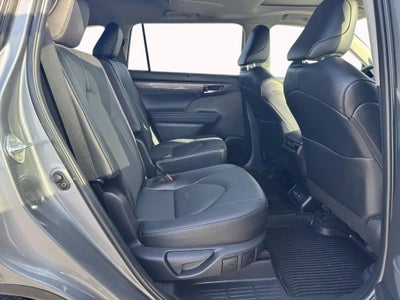 2025 Toyota Highlander LE