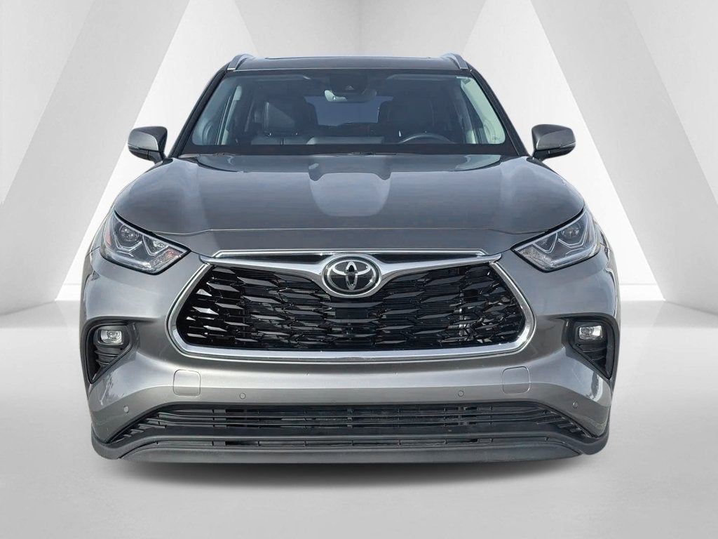 2025 Toyota Highlander LE