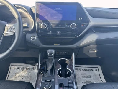 2025 Toyota Highlander LE