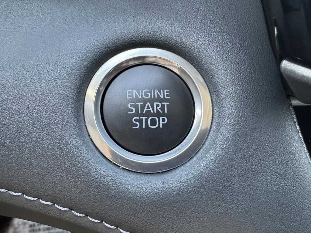 2025 Toyota Highlander LE