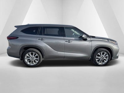 2025 Toyota Highlander LE