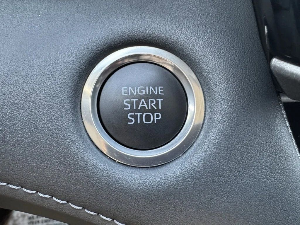 2025 Toyota Highlander LE