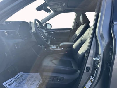 2025 Toyota Highlander LE