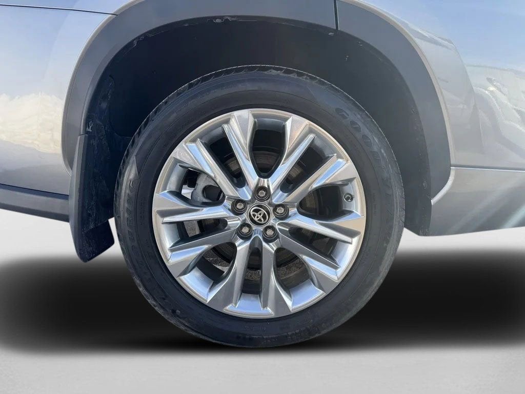 2025 Toyota Highlander LE